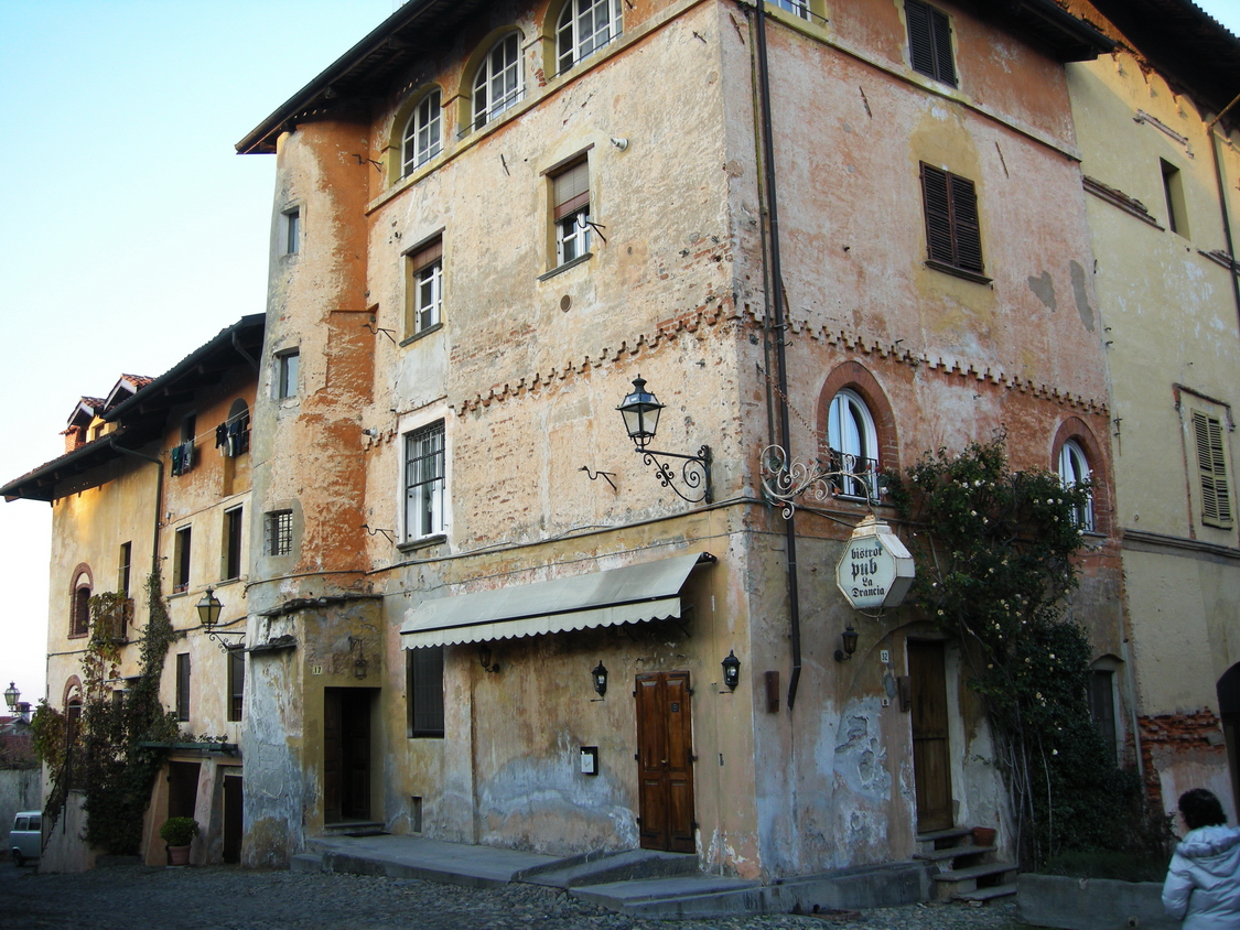 Saluzzo 12 2013-04.JPG